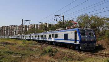AC ट्रेन मधून विनातिकीट प्रवास करताय आणि समोरच्या कुणी मोबाईल काढला तर समजून जा... 