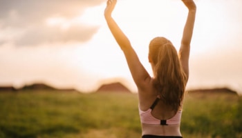 पावसाळ्यात शरीराला जाणवते Vitamin D ची कमतरता, लगेच डाएटमध्ये करा 5 हेल्दी फूड्स 