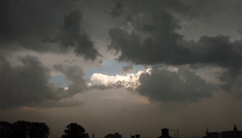 Maharashtra Weather News : गार वाऱ्यांची दिशा बदलताच राज्यात पुन्हा पावसाचा अंदाज; राज्यात कोणत्या भागावर ढगांची चादर?