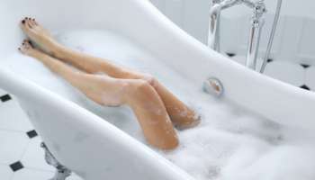 श्रीदेवीनंतर आणखी एका लोकप्रिय अभिनेत्राचा बाथटबमध्ये बुडून मृत्यू! Live Concert आधीच...