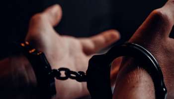 पोलिसांसमोरच पोलिस ठाण्यातून आरोपी पळाला; नवी मुंबईतील धक्कादायक प्रकार