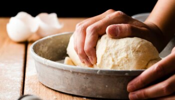 Kitchen Tips: मळलेले पीठ फ्रीजमध्ये का ठेवू नये? जाणून घ्या महत्त्वपूर्ण कारण 