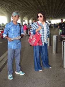 फराह खानचा कुक दिलीप पहिल्यांदाच इंटरनॅशनल ट्रिपवर; विमानतळावर वाटली मिठाई!