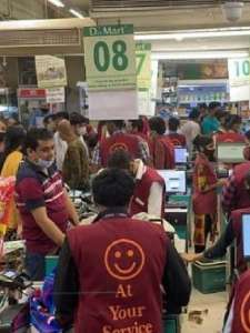 स्टोअर स्टाफ की कॅशियर? DMart मध्ये कोणाला जास्त पगार? 