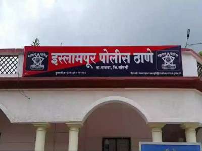 पुणे-बंगळुरु महामार्गावर पुण्यातल्या डॉक्टर महिलेची आत्महत्या; ब्लेडने हाताची नस...