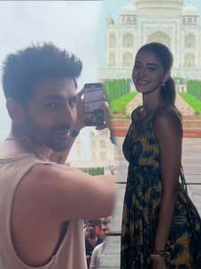 कार्तिक-अनन्याचा ताजमहालात रोमँटिक अंदाज; कार्तिक म्हणतोय, &#039;मुमताज कुठे आहे?&#039;