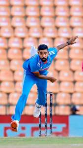 Ind Vs England Mohammad Siraj Education Career Details Cricket MArathi News