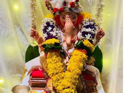 करिना कपूर ते अनन्या पांडे, बॉलिवूड सेलिब्रिटींच्या घरच्या गणपती बाप्पाचे फोटो तुफान चर्चेत 