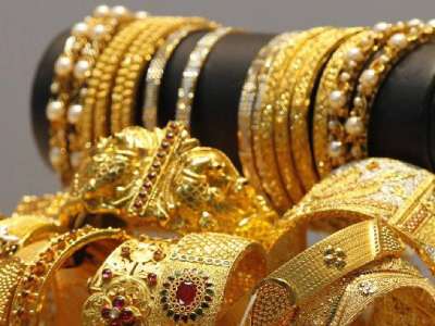 दिवाळीनंतर 77,000 वर येणार सोन्याचा भाव?  तज्ज्ञांनी दिलाय इशारा 