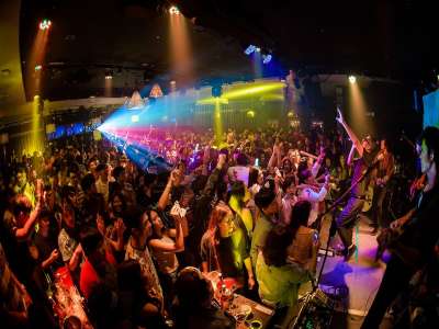 कर्मचाऱ्यांच्या दिवाळीच्या पार्टीसाठी ऑर्डर केली दारु, एका चुकीमुळे कंपनीचं निघाल दिवाळं; इतकं नुकसान झालं की...