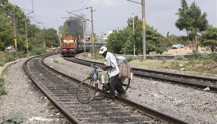 रोहा ते कोल्हापूर कोस्टल रेल्वेमार्ग - गिते