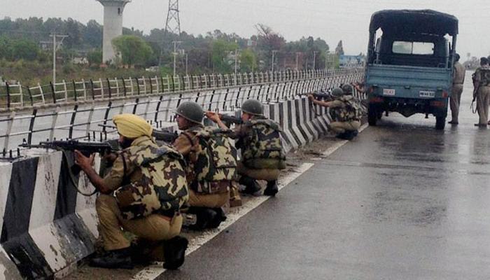  जम्मू-काश्मीरमधून कार चोरुन चार दहशतवादी फरार