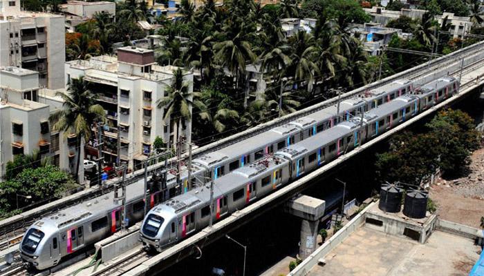 मुंबई मेट्रोने महिलांना एक गिफ्ट दिलंय