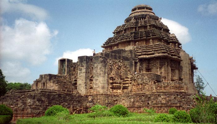 शंभर वर्षानंतर खुले झाले – कोणार्क सूर्य मंदिर