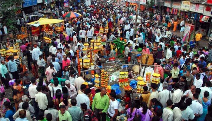 नवरात्रौत्सव: फुलांचे भाव वाढले, बाजारपेठा गर्दीनं फुलल्या  