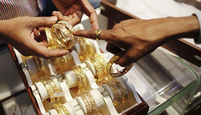 दसऱ्याच्या मुहूर्तावर मुंबईकरांनी सोनं लुटलं!
