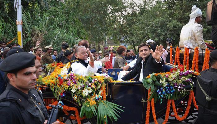 मुलायम सिंग वाढदिवशी उत्तरप्रदेश सरकारकडून कोट्यवधींची उधळपट्टी