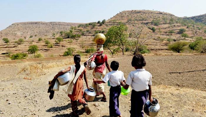 दुष्काळानं हातचं काम हिरावलं... जगायचं कसं?