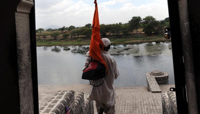 आळंदीकरांनी घेतलीय &#039;इंद्रायणी&#039;ची स्वच्छता मोहीम