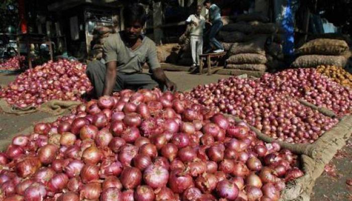 आडत बंदीच्या निर्णयावर सरकार &#039;बॅकफूट&#039;वर