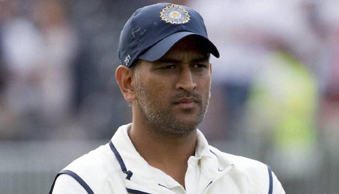 टीम इंडियाचा कॅप्टन धोनी टेस्ट क्रिकेटमधून निवृत्त