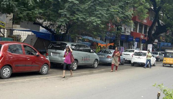 रस्त्यावर गाडी पार्किंग केली तर भरा 1000 रुपये दंड!