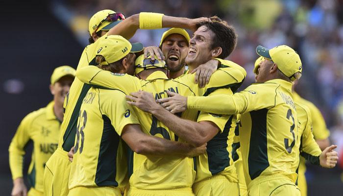ऑस्ट्रेलियाचा इंग्लंडवर १११ रन्सने दणदणीत विजय