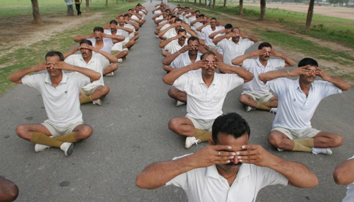 केंद्रीय कर्मचाऱ्यांसाठी १ एप्रिलपासून योग अभ्यास वर्ग