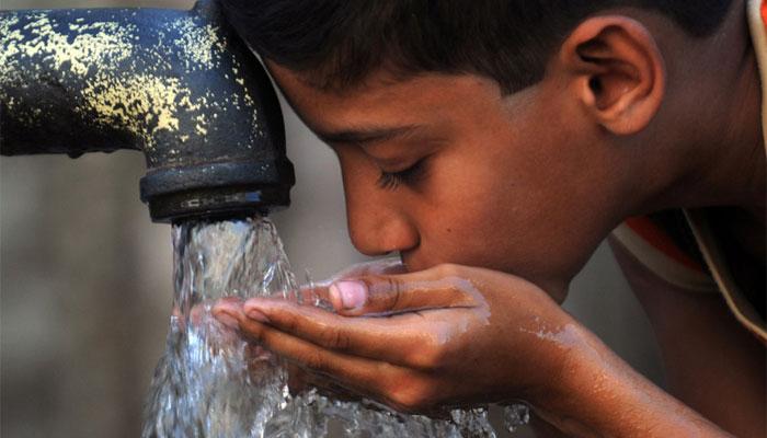 दूषित पाण्यापासून सावधान... होऊ शकतो कॅन्सर!