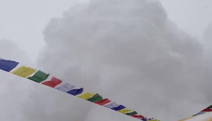 व्हिडिओ: भूकंपामुळे एव्हरेस्टवर आलेली बर्फाची लाट कॅमेऱ्यात कैद