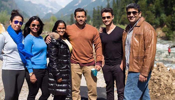 Salman Khan with Arpita in Kashmir!