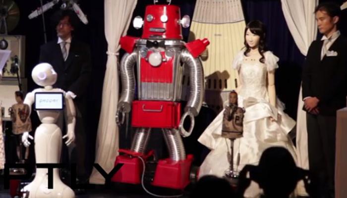 जपानमध्ये दोन रोबोटचा विवाहसोहळा संपन्न