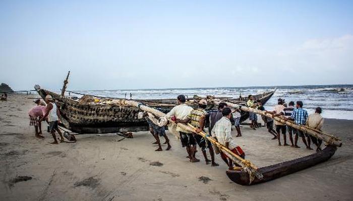 पुन्हा एकदा समुद्रात झेपावण्यासाठी नौका सज्ज