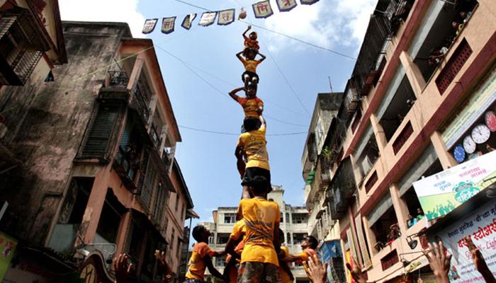 दहीहंडीला अखेर साहसी खेळाचा दर्जा