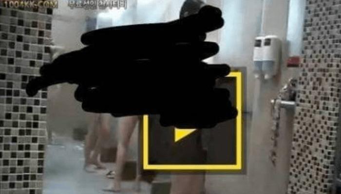 लज्जास्पद : शॉवरखाली अंघोळ करणाऱ्या महिलांचे छुप्या कॅमऱ्याने शुटिंग 