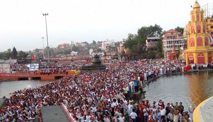 शंख निनादला; शाही स्नानानं कुंभमेळ्याला सुरुवात