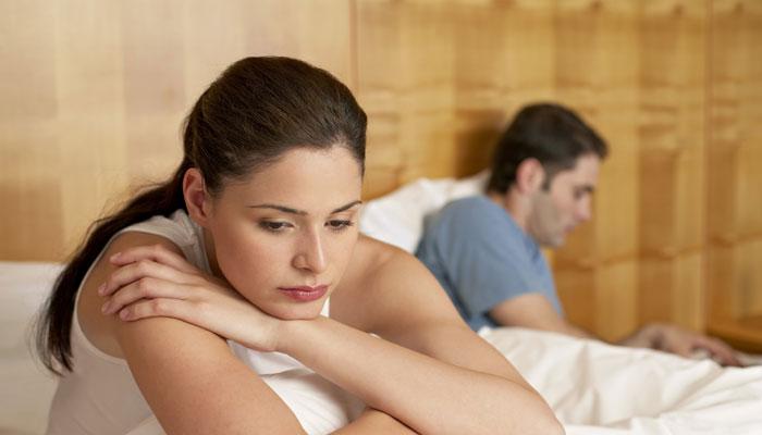 या कारणांमुळे तुमच्या वैवाहिक जीवनात येऊ शकतं नैराश्य 
