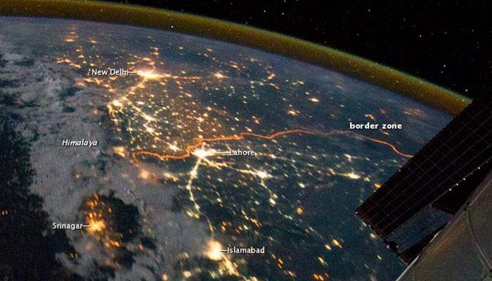 शानदार, अद्भूत, लाजजवाब, पाहा अंतराळातून रात्री कशी दिसते भारत-पाक बॉर्डर