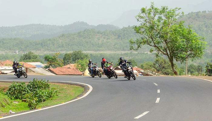 ही बाईक चालते पाण्यावर 