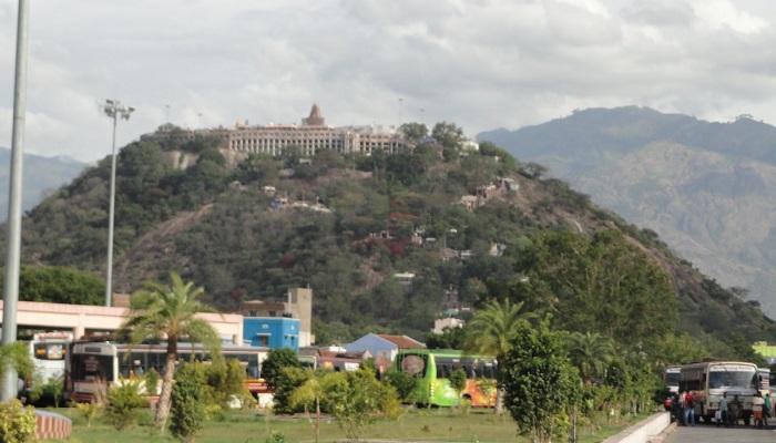 तामिळनाडूतील मंदिरांमध्ये एक जानेवारीपासून ड्रेस कोड लागू