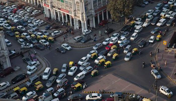 प्रदूषण रोखण्यासाठी दिल्लीत सम विषम तारीखेला गाड्या धावणार