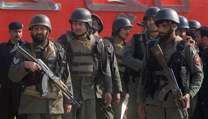 पाकिस्तान दहशतवादी हल्यात २१ बळी, ४ अतिरेकी ठार