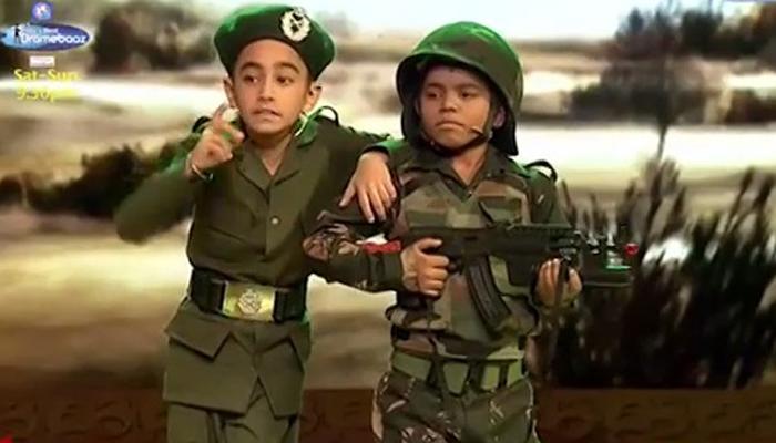 भारत-पाकिस्तानचे दोन छोटे सैनिक आमने-सामने