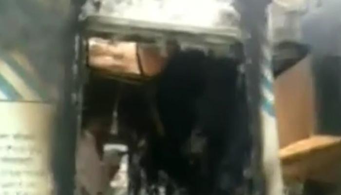 माथेफिरू तरूणानं लावली लोकलच्या महिला डब्याला आग