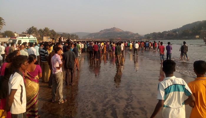 पुण्यातील १४ विद्यार्थ्यांचा समुद्रात बुडून मृत्यू