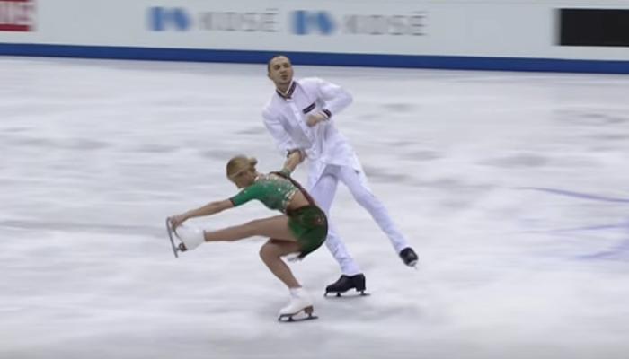 VIDEO : &#039;राम-लीला&#039;च्या गाण्यावर स्केटिंग डान्स!