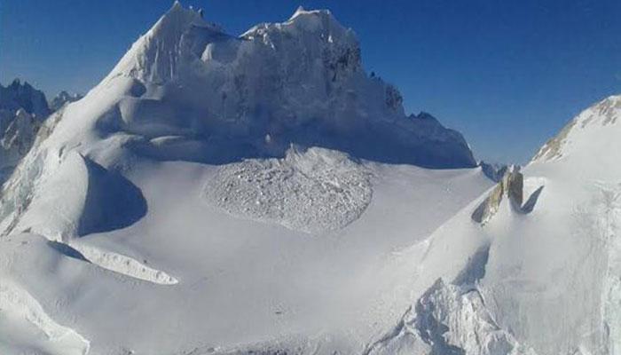 सियाचीनमध्ये हिमस्खलनात १० जवान शहीद