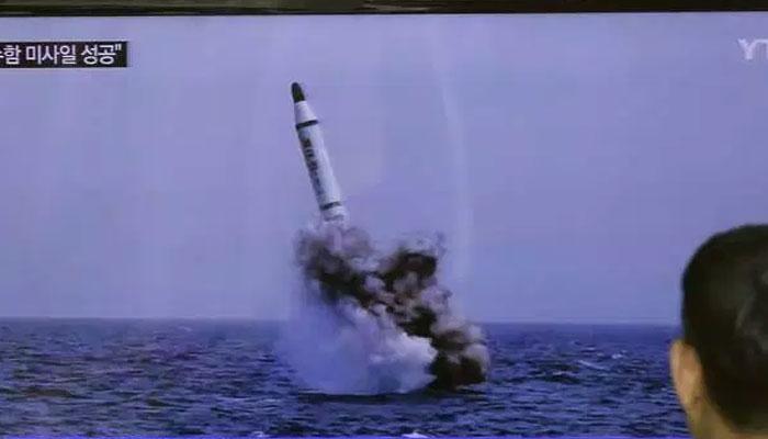  उत्तर कोरियाने डागले रॉकेट