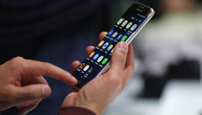 सॅमसंगच्या नव्या फोनमध्ये 256 जीबी इंटरनल मेमरी