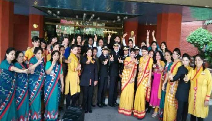 महिला दिनानिमित्त एअर इंडियाची खास विमान सफर
